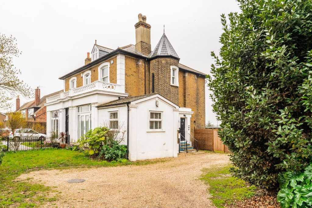 Property photo 2 of 34 4856143