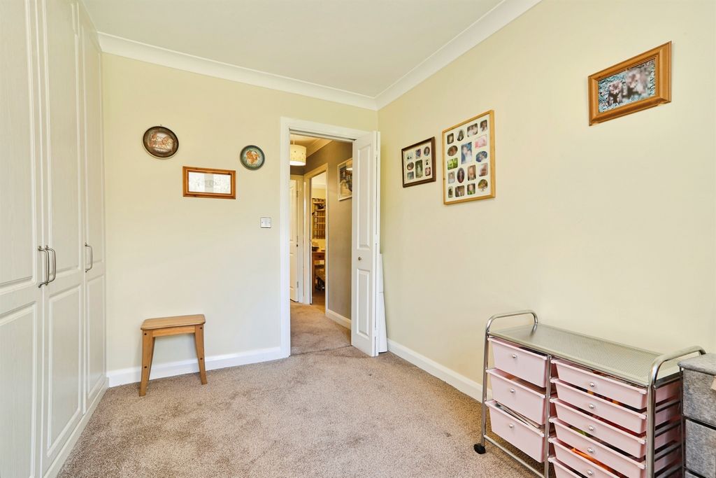 Additional image 10 of 2 bed flat for saleSalters Garden, Pudsey LS28