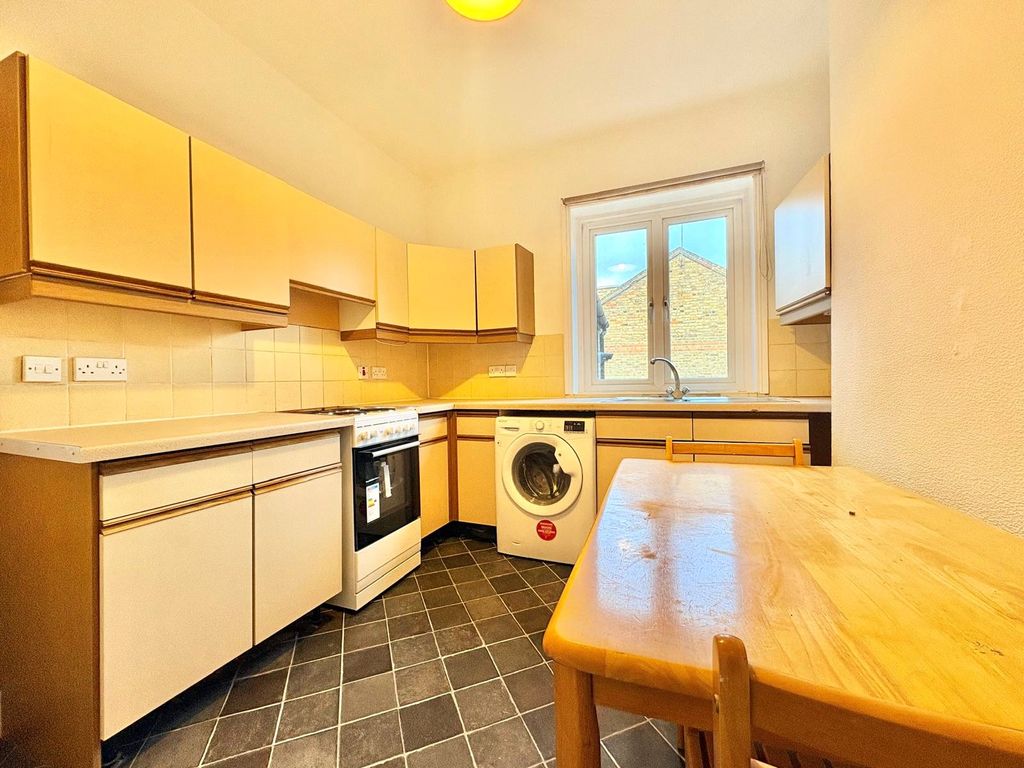 Property photo 2 of 14 Kitchen