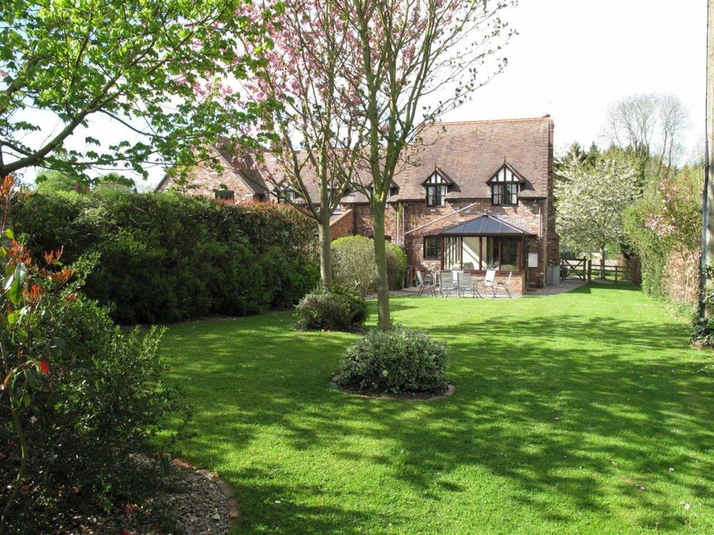 Property photo 2 of 11