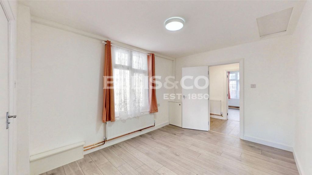 Property photo 1 of 17 Picture No. 32