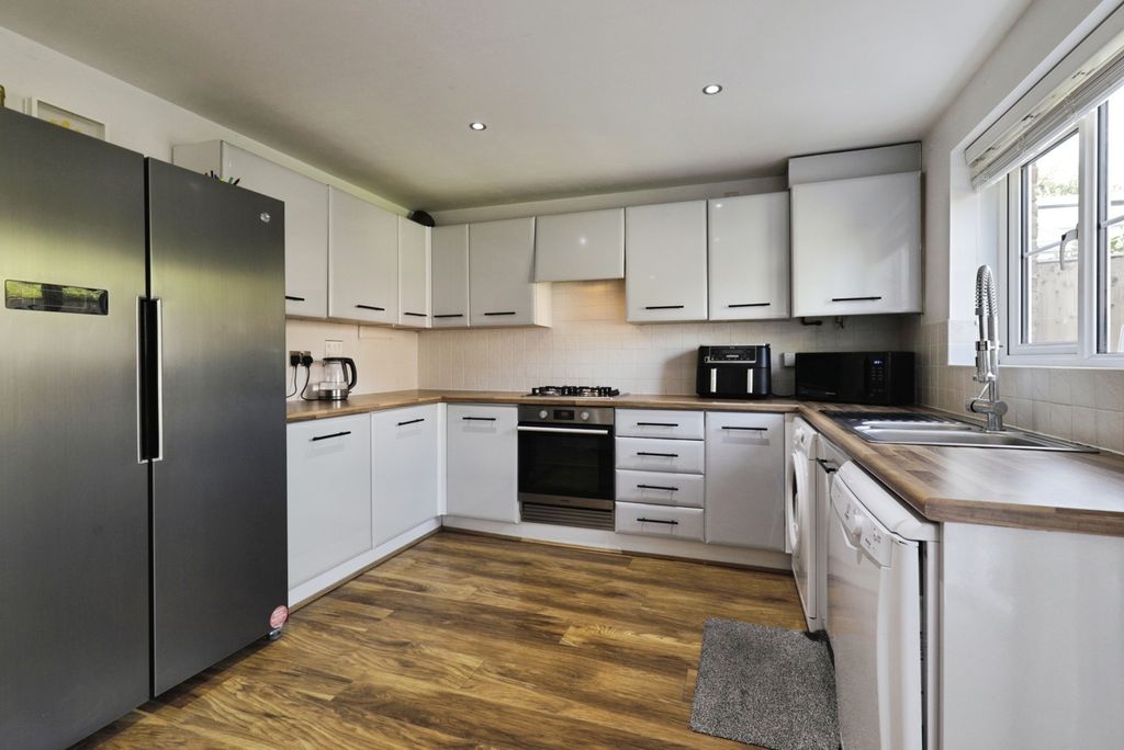 Property photo 3 of 17 Pbox-Img.Jpg
