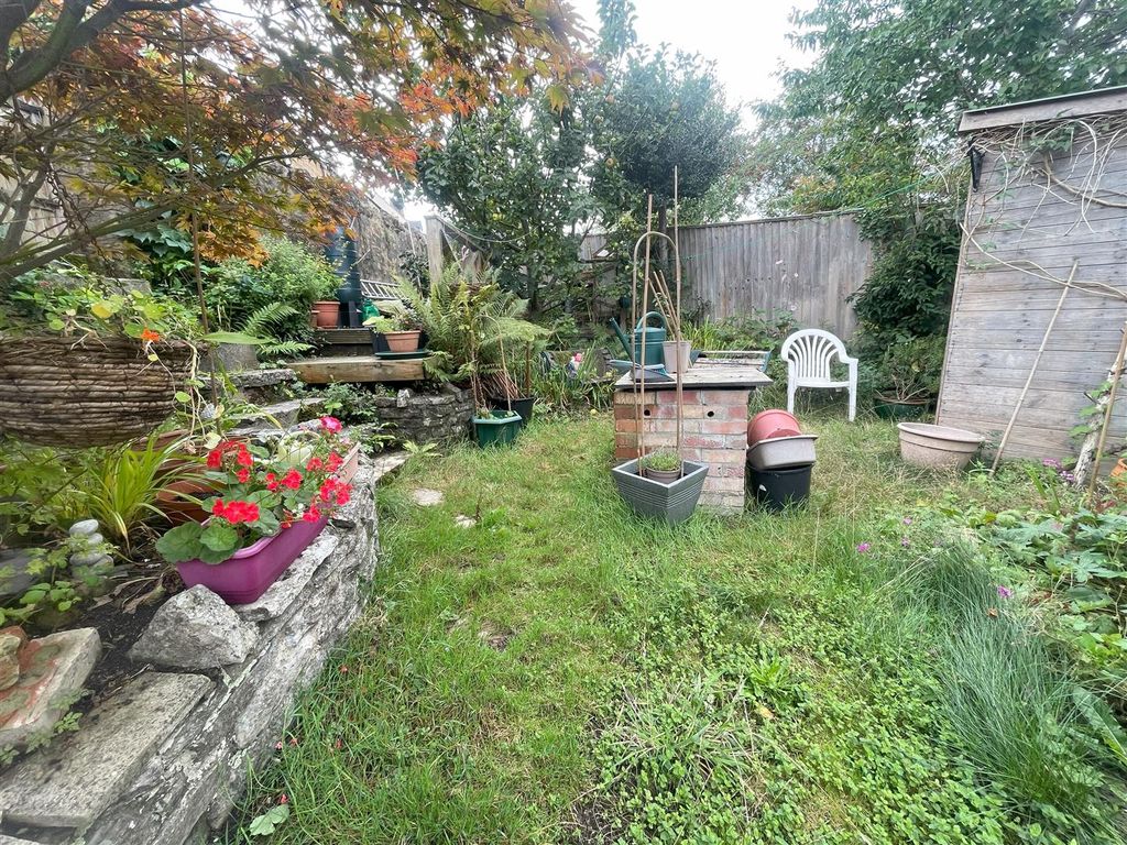 Property photo 3 of 8