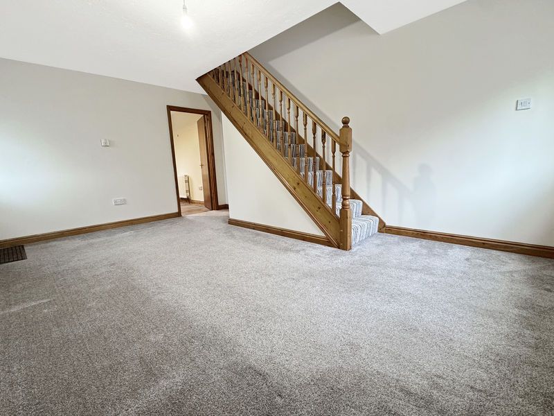 Property photo 3 of 10 Photo 8