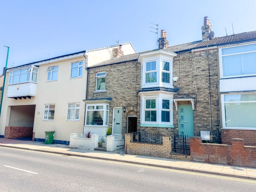 Property photo 1 of 18 High Street Ewemove Marske-18