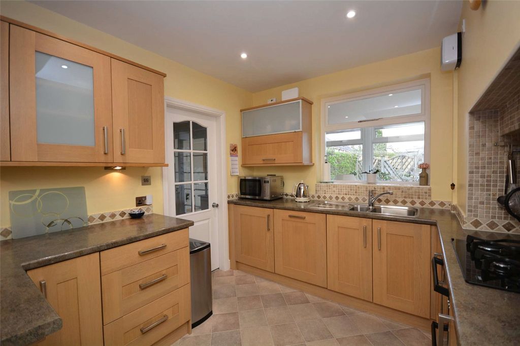 Property photo 3 of 28 Picture No. 14