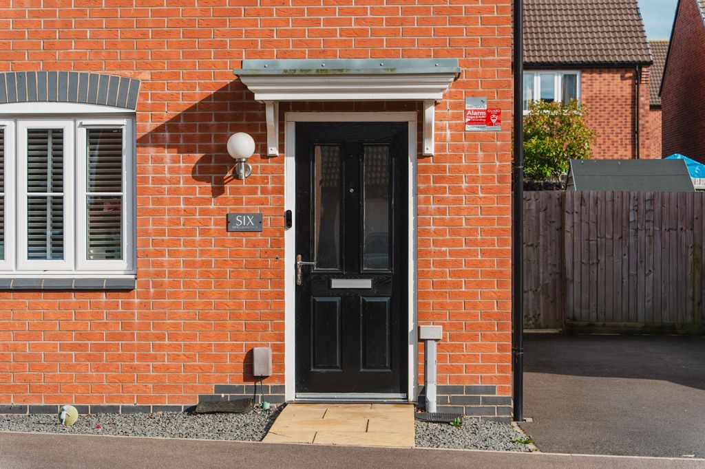 Property photo 2 of 17