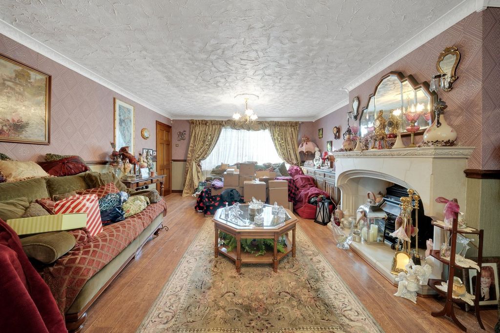 Property photo 1 of 27