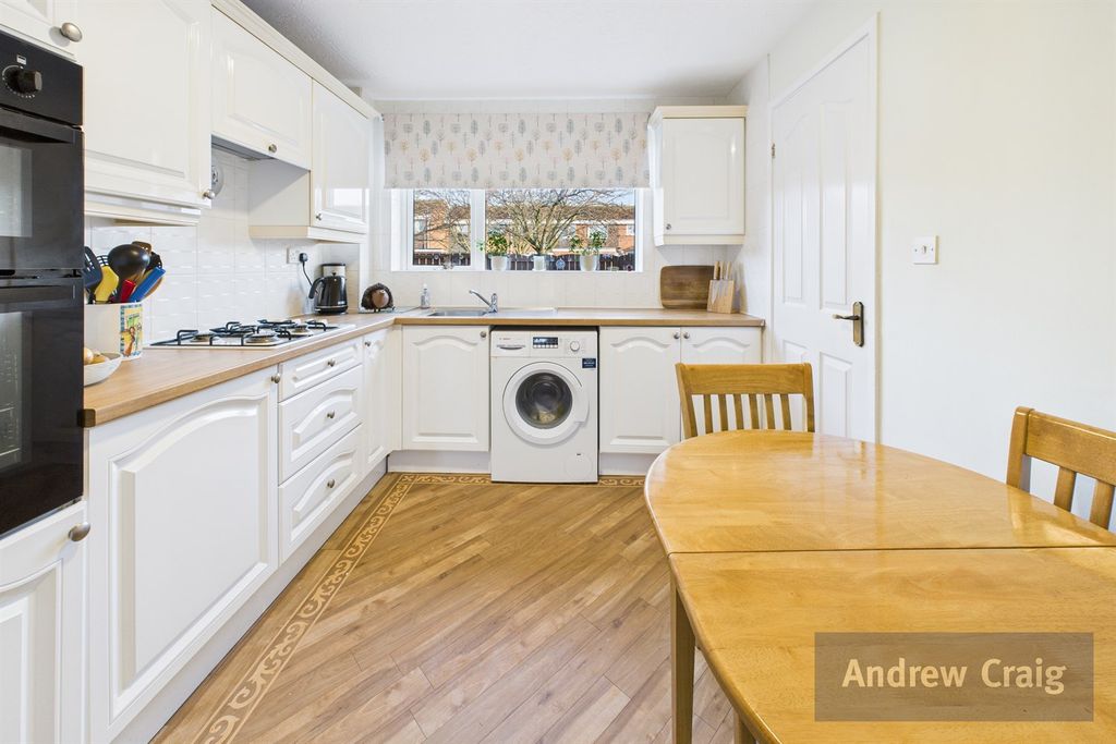 Property photo 3 of 10 Breakfasting Kitchen