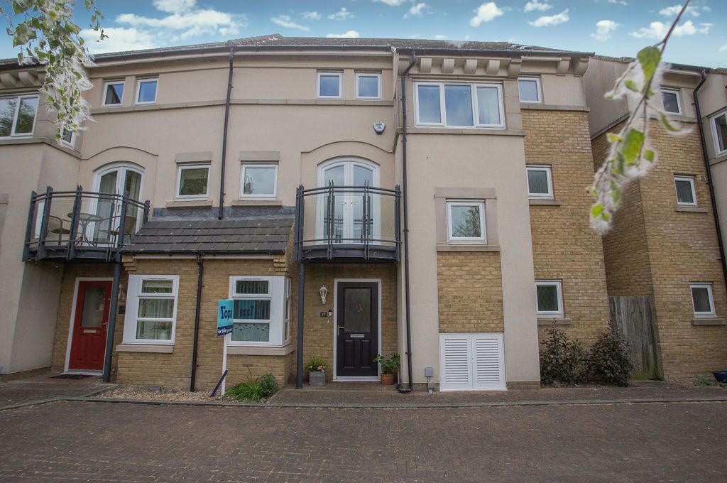 Property photo 1 of 31 03