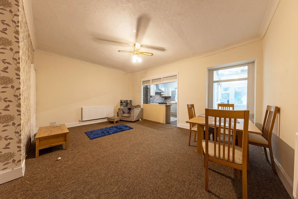 Property photo 3 of 24