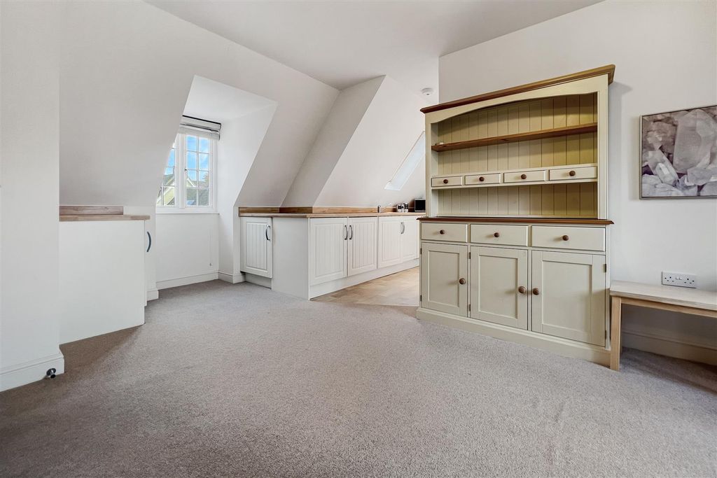 Property photo 2 of 10 d9A459De83Fbce7392B583c66289Da414E406695.Jpg