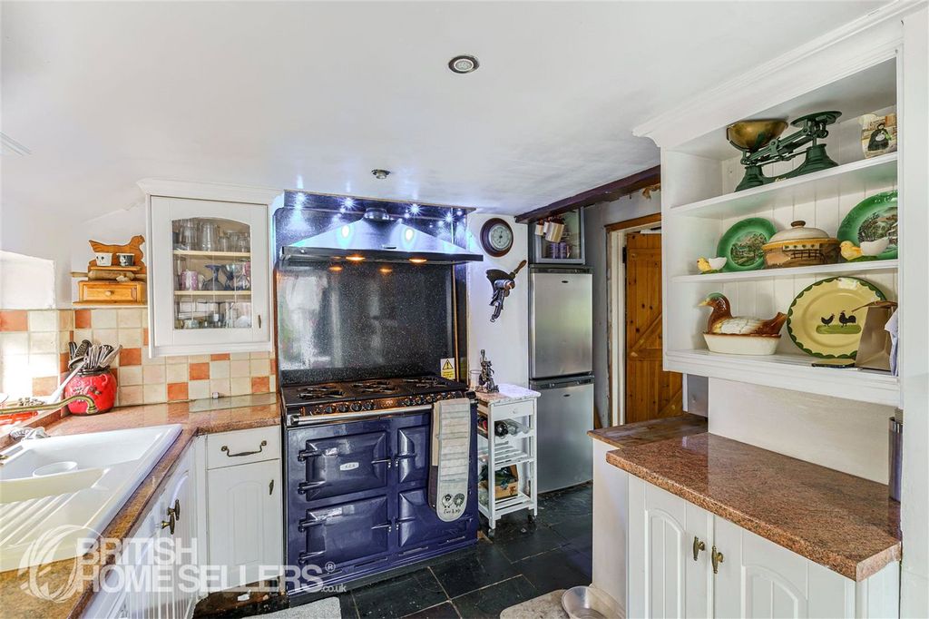Property photo 2 of 27 Picture No. 25