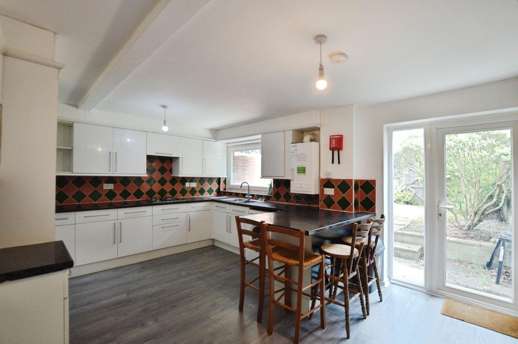 Property photo 2 of 16 Kitchen.Jpg