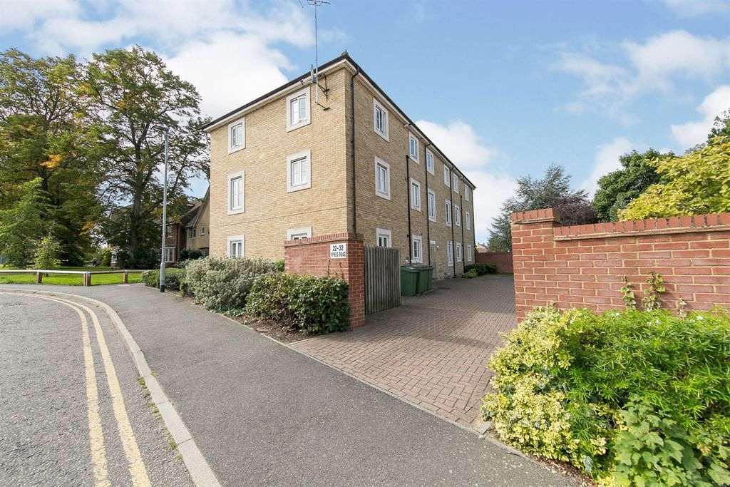 Property photo 1 of 11
