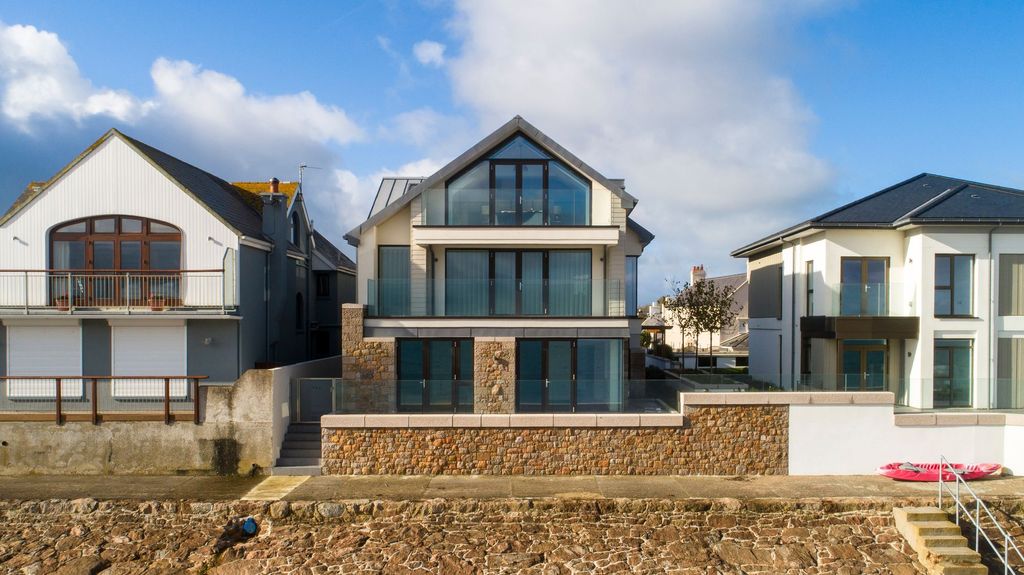 Property photo 3 of 29