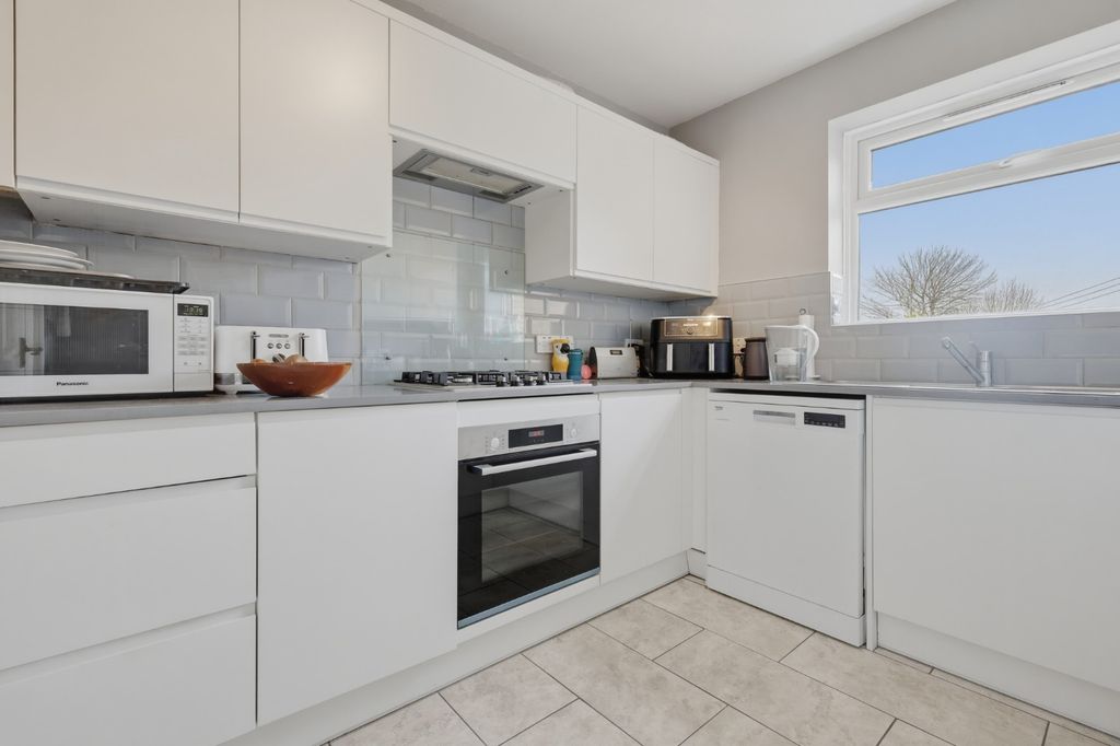 Property photo 3 of 20 5033634