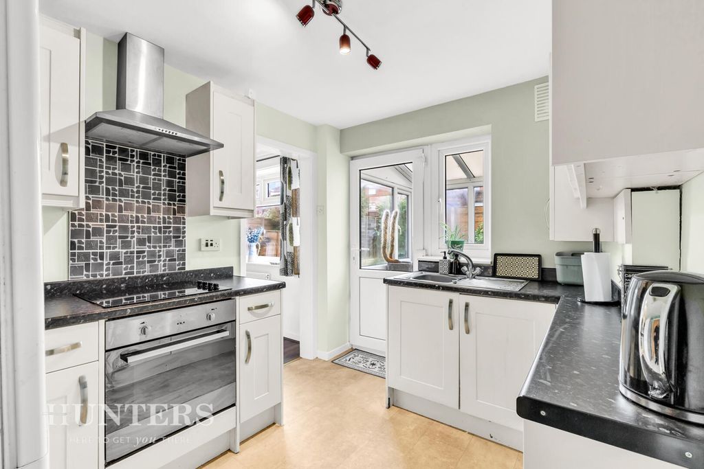 Property photo 3 of 22 Kitchen