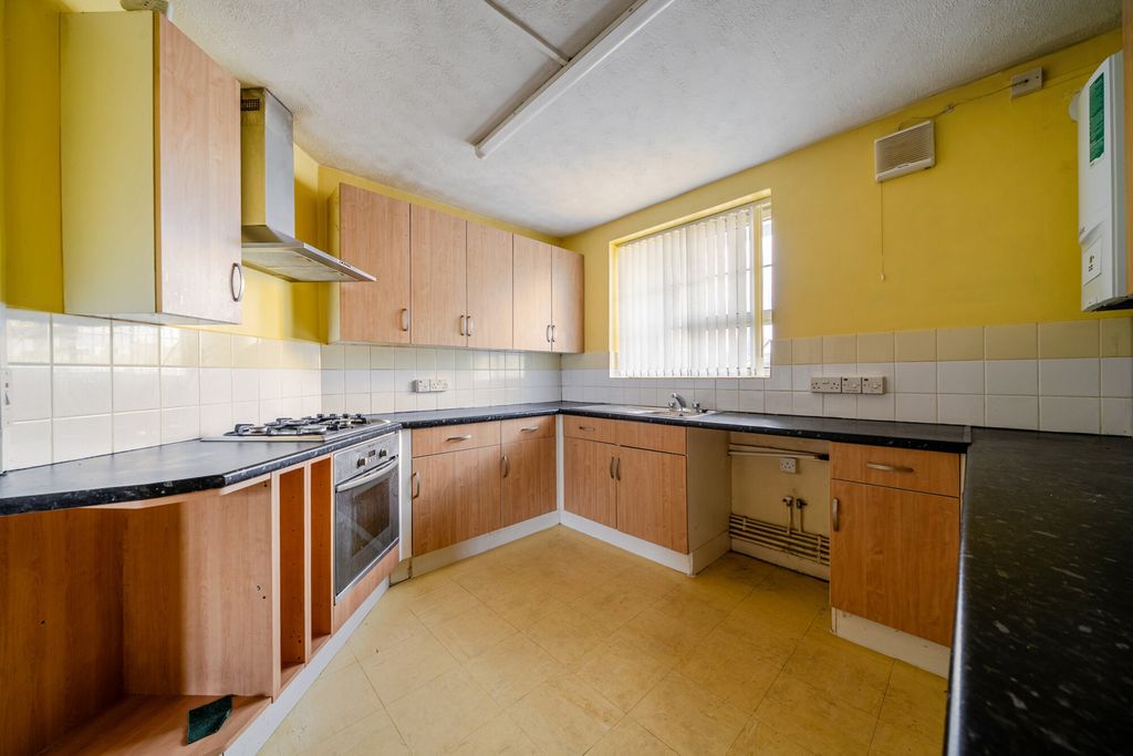 Property photo 3 of 16 1511514-14-6A85d0...