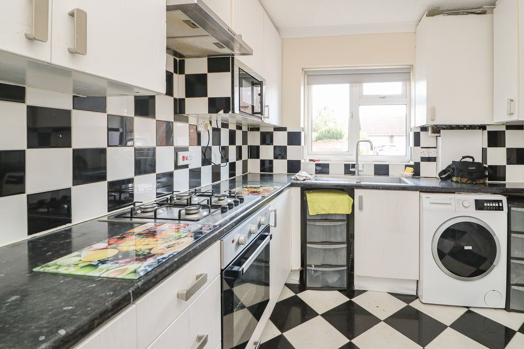 Property photo 2 of 18