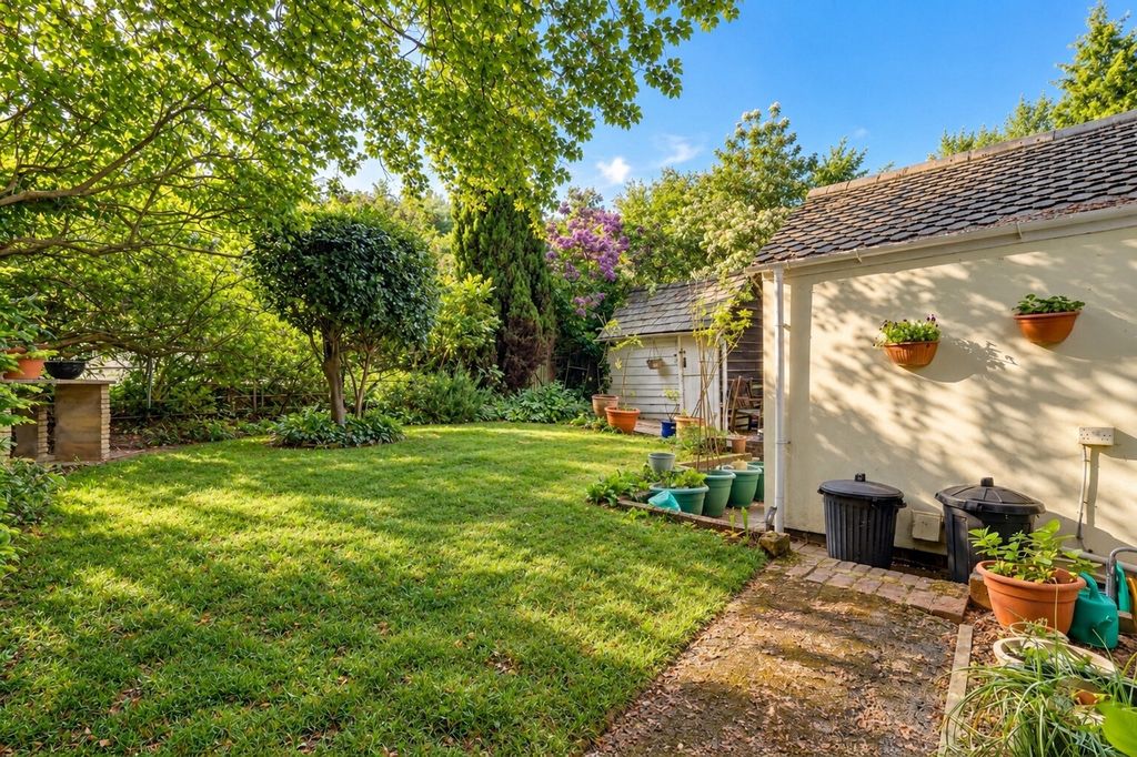 Property photo 2 of 13 Picture No. 17