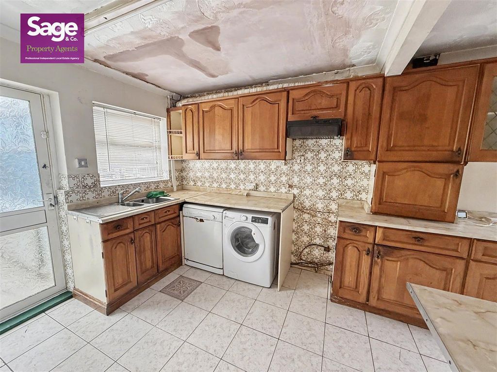 Property photo 2 of 22