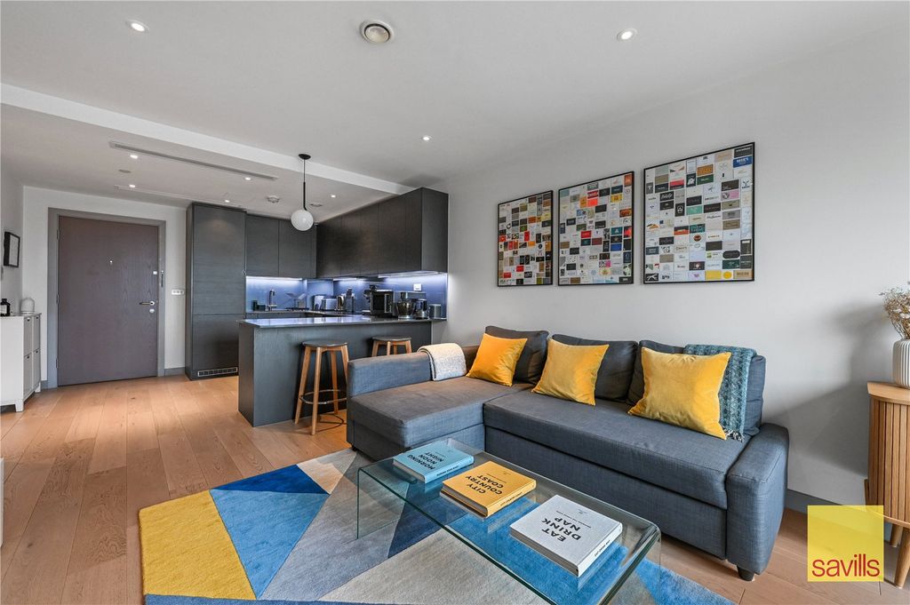 Property photo 1 of 19 Reception/Kitchen