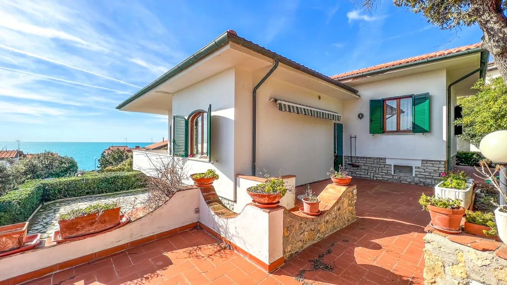 Property photo 3 of 44