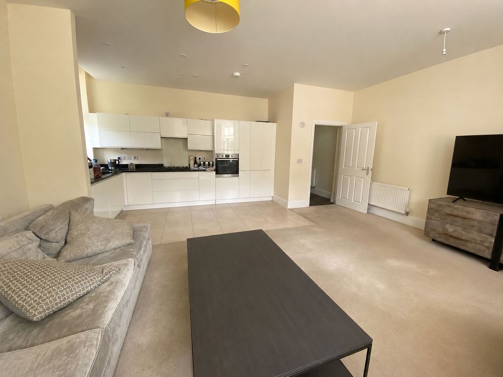 Property photo 3 of 8