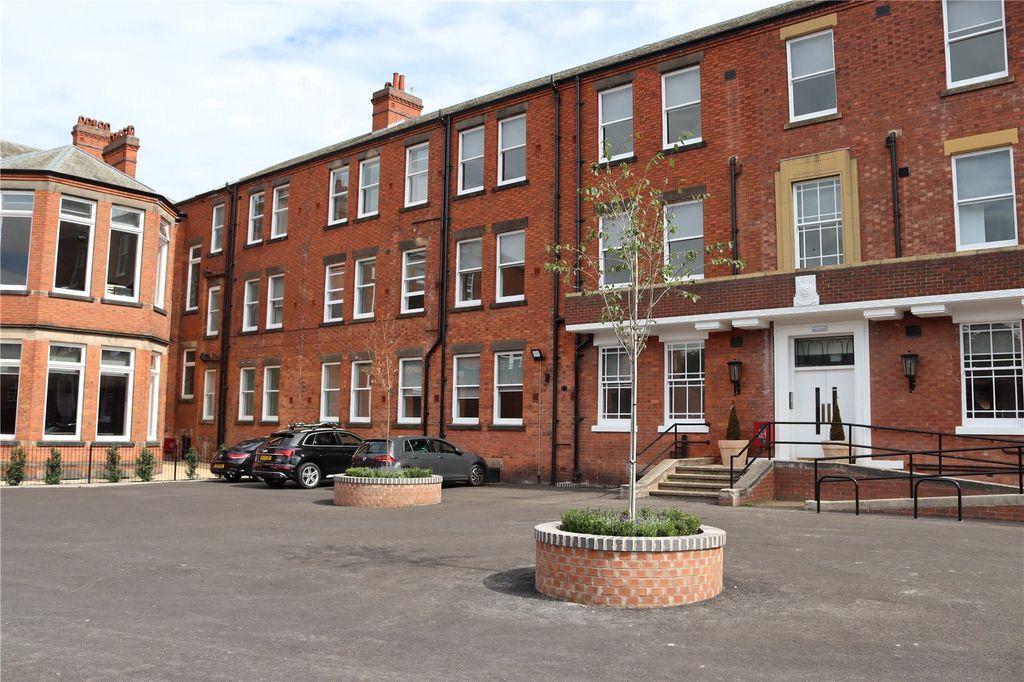 Property photo 2 of 16 Resident's Car Park