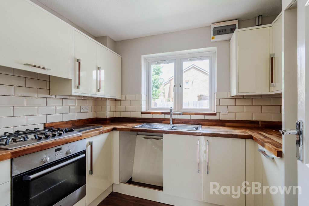 Property photo 2 of 32