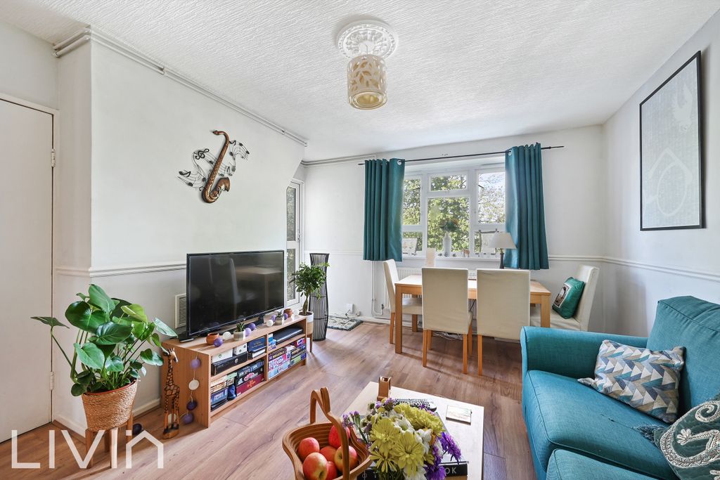 Property photo 3 of 11 Photo 3