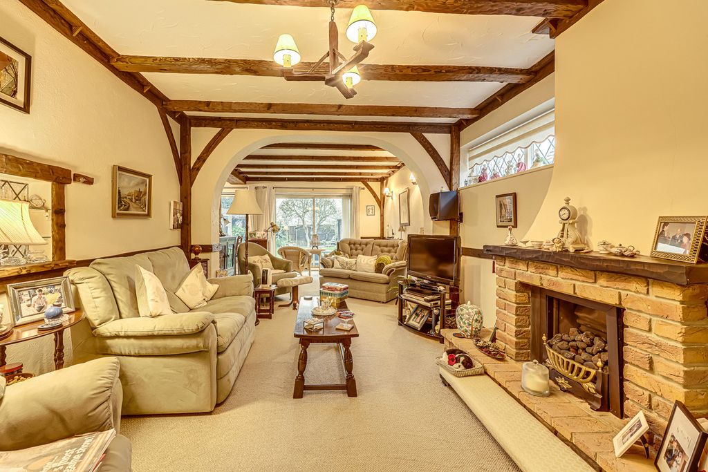 Property photo 2 of 26