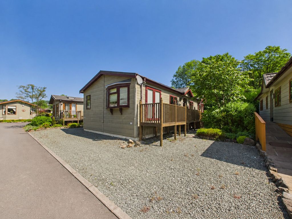 Property photo 1 of 25 Outside