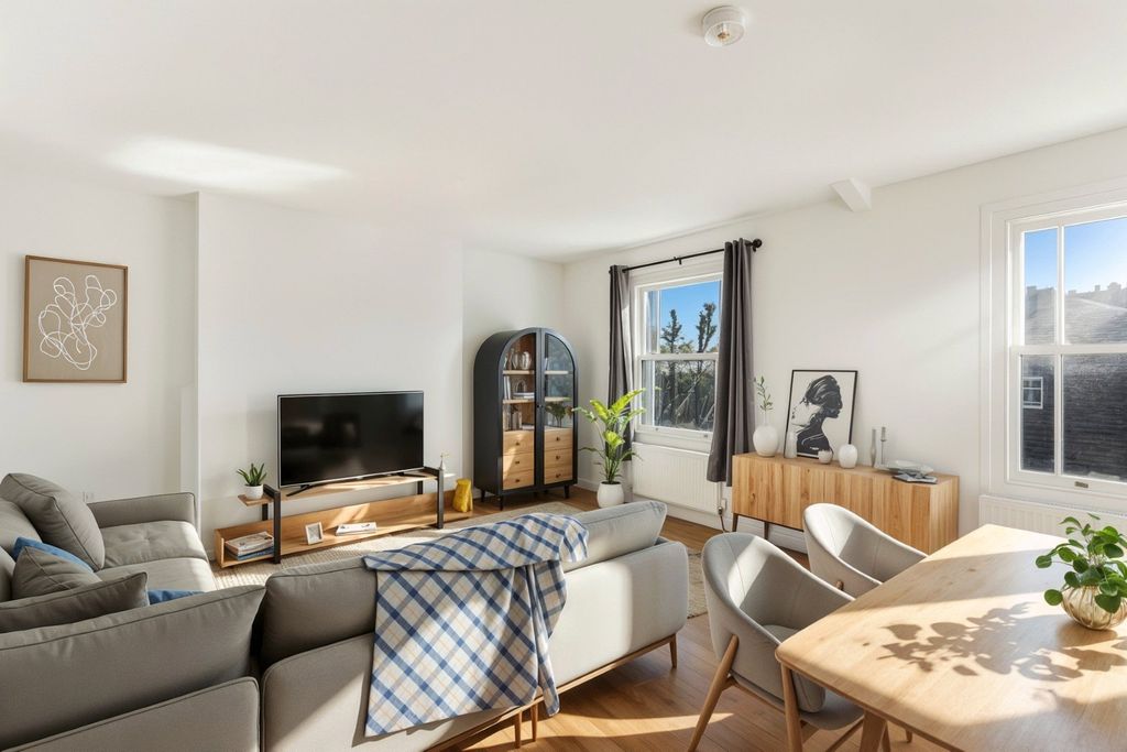 Property photo 3 of 6 Picture No. 12