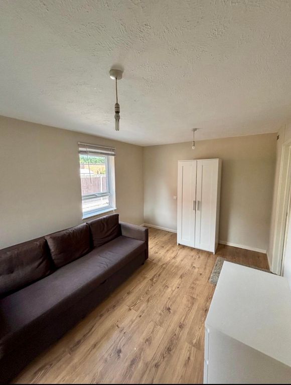 Property photo 1 of 4