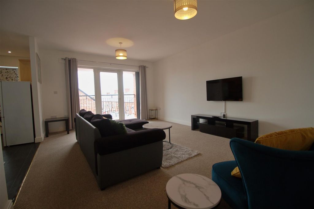 Property photo 2 of 10 Lounge Area.Jpg