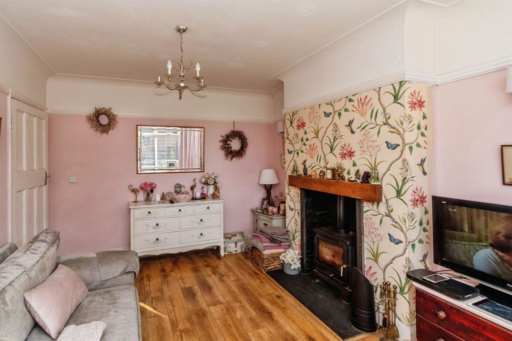 Property photo 3 of 14