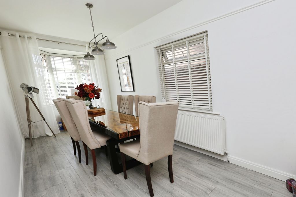 Property photo 3 of 15 Dining Room