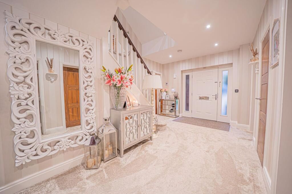 Property photo 2 of 37