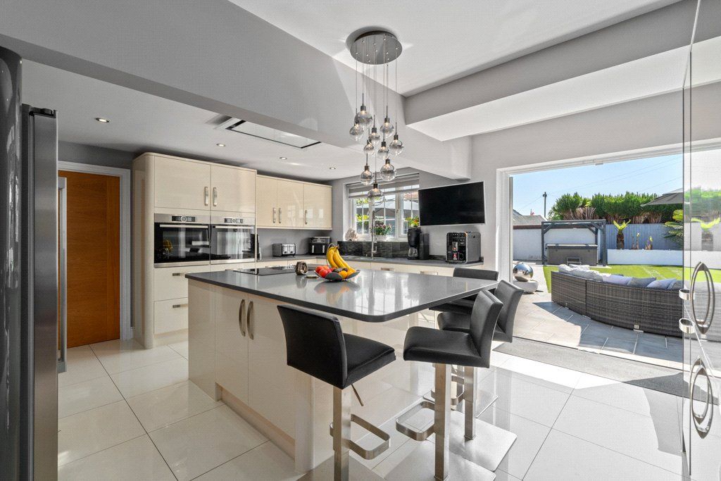 Property photo 2 of 51 Kitchen/Breakfast Rm