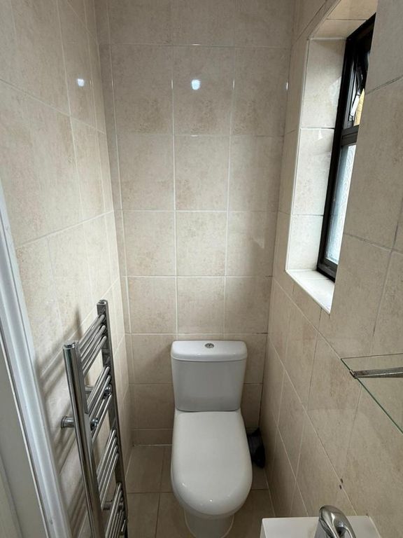 Property photo 3 of 6 447c - En Suite.Jpeg