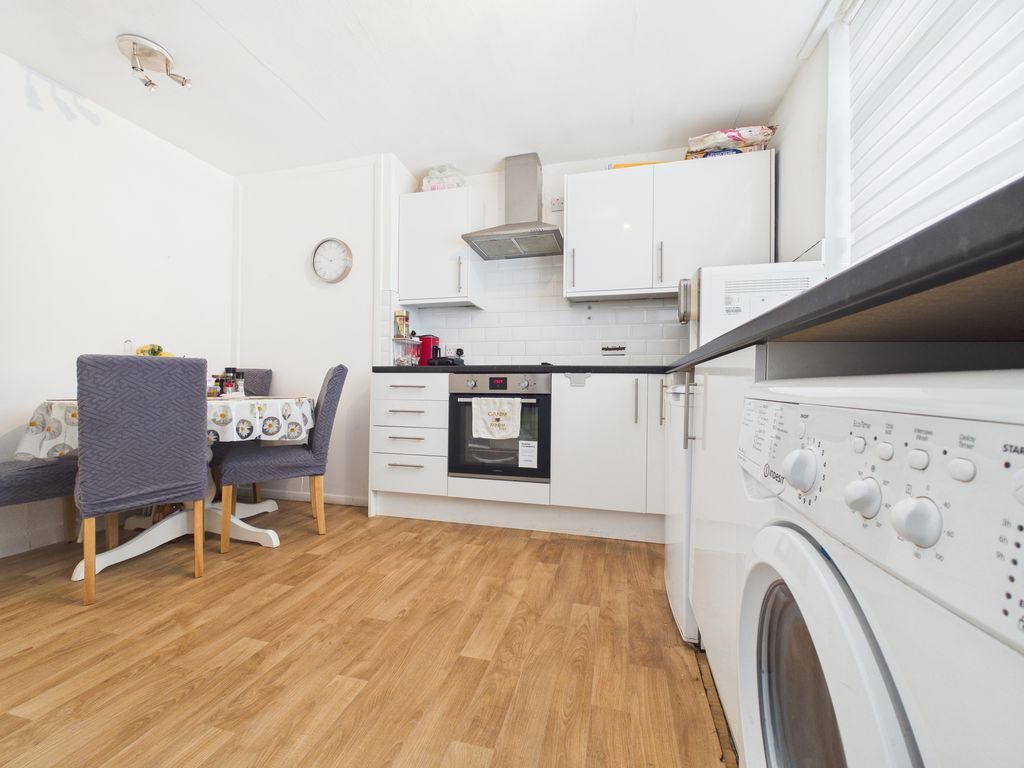 Property photo 3 of 11 Photo 4