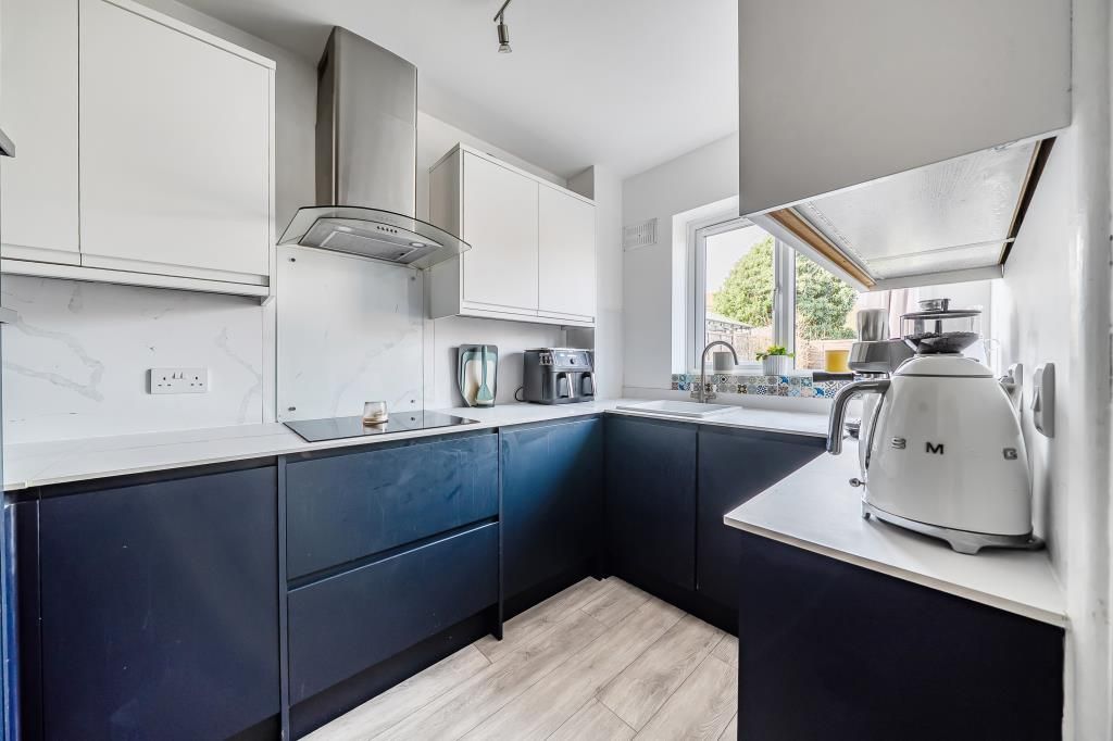 Property photo 2 of 20 Kitchen