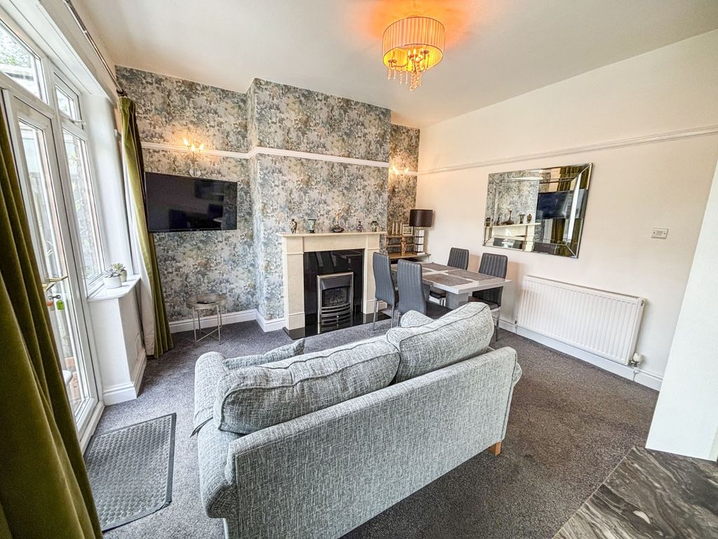 Property photo 3 of 17 Picture No. 30