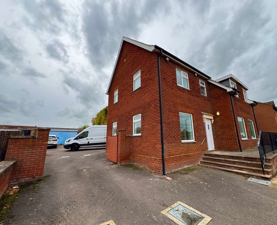 Property photo 2 of 34