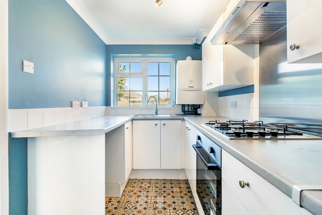 Property photo 3 of 23