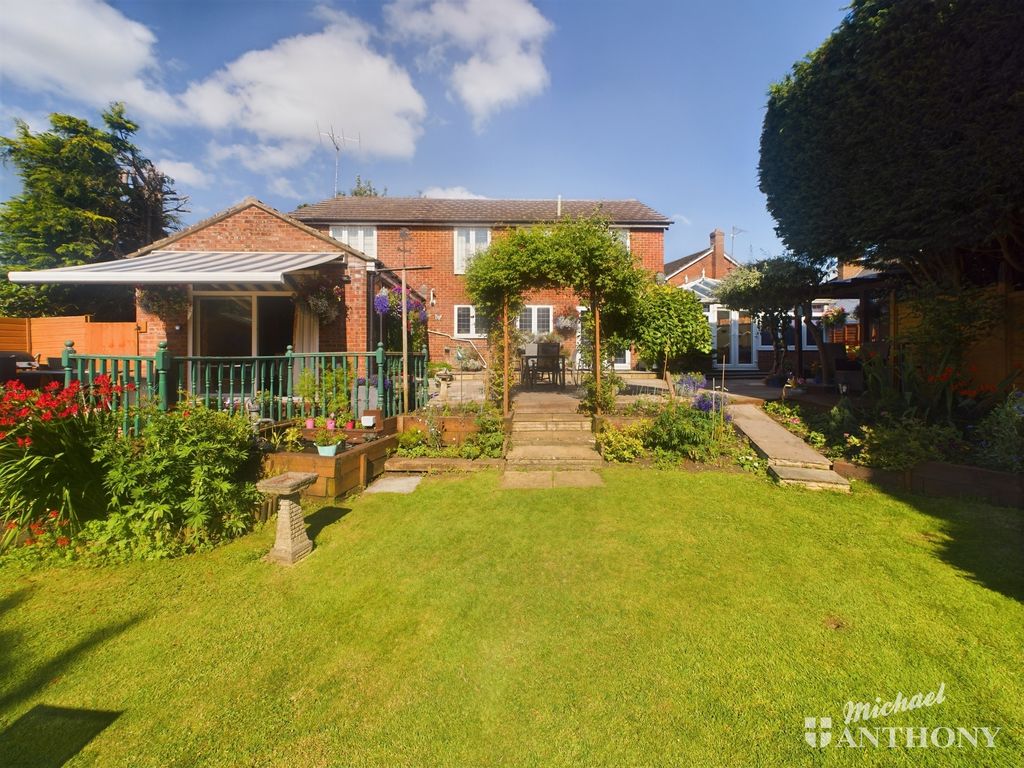 Property photo 1 of 36 Cam02773G0-Pr0157-Still019