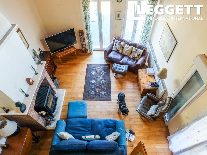 Property photo 2 of 10