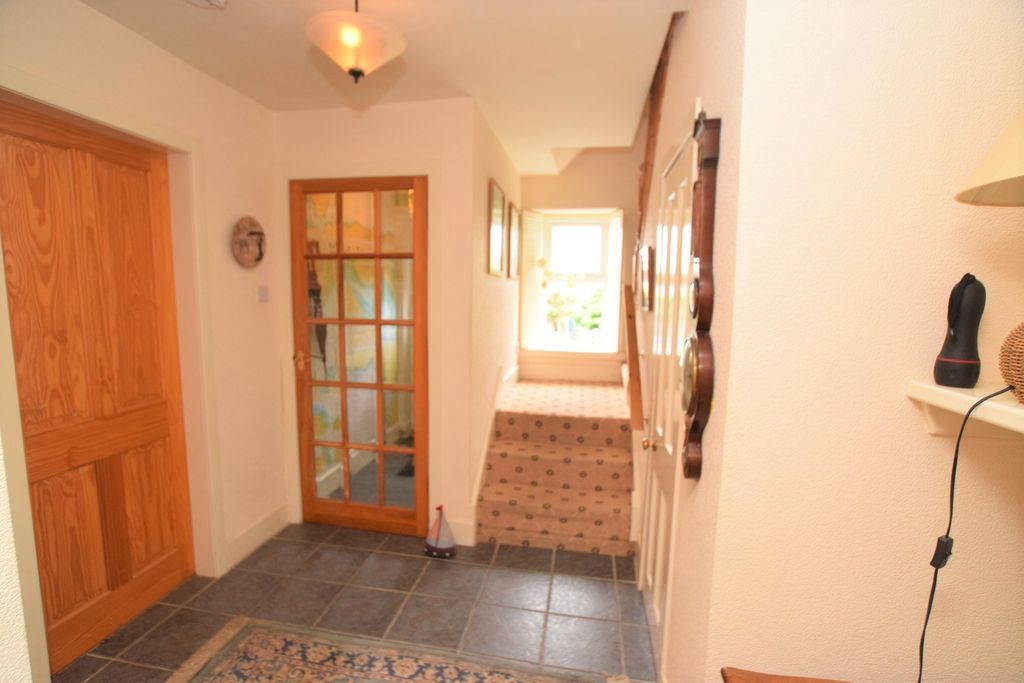 Property photo 3 of 26